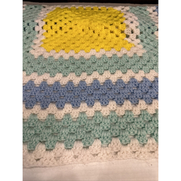 Vintage 34”Handmade Crocheted Baby Blanket-Blue/Grn/Yellow/Whi Beautifully made - Picture 2 of 7